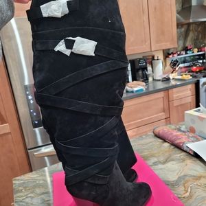 Black Knee High Heeled Boots